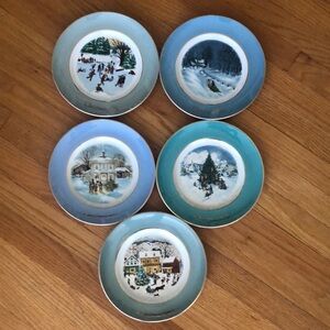 Vintage AVON Wedgewood Christmas Plates / Lot of 5